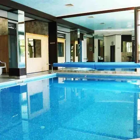 Private Cozy At Alpin + Complex